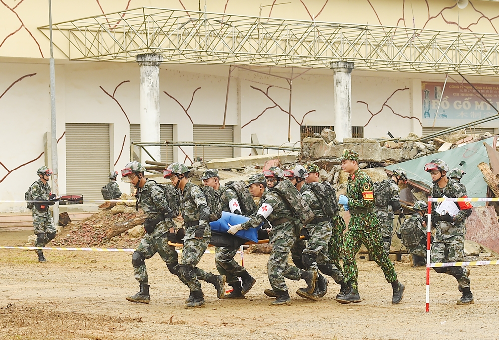 Trong khuôn khổ cuộc giao lưu, quân đội hai nước đã tổ chức diễn tập chung về cứu trợ thảm họa, dịch bệnh ở khu vực biên giới Việt-Trung.